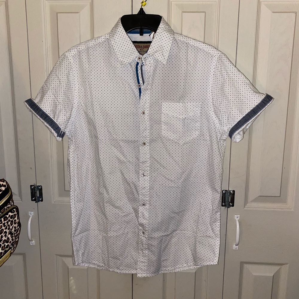 Men’s white patterned button down shirt